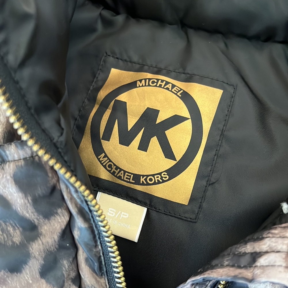 MICHAEL KORS Puffer Jacket - Picture 4 of 8